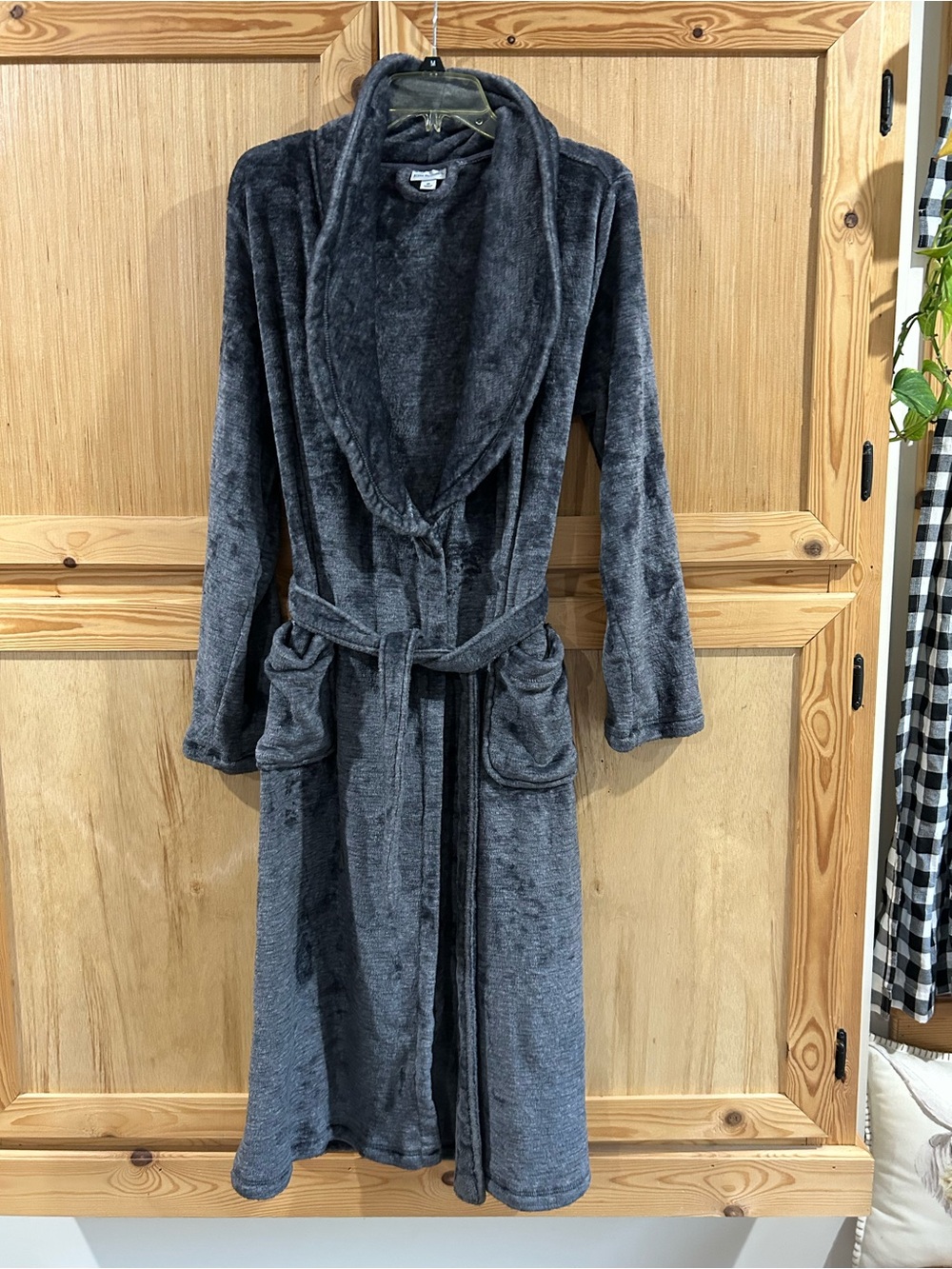 Kim Rogers Plush Long Shawl-Collar Robe in Charcoal Sz M